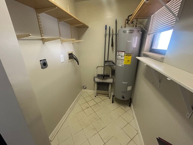Building Photo - DIRECT GULF ACCESS 2/2 FOR RENT