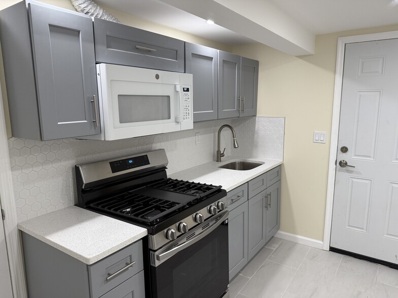 Building Photo - 15132 81st St