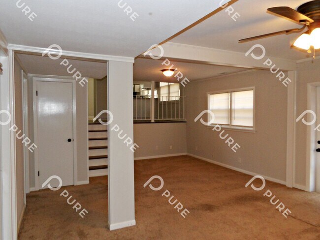 Building Photo - 1003 Heard Ct SE