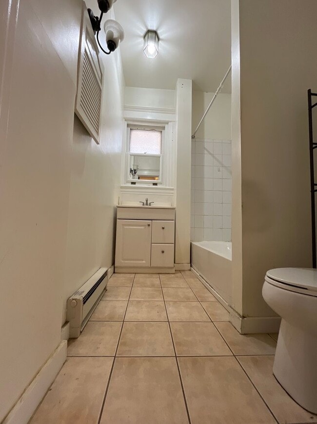 Building Photo - 2110 Walnut St