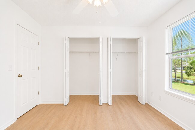 Building Photo - 2-bedroom Condo at Indigo Lakes