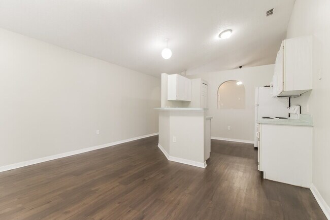 Building Photo - 12738 Parkbury Dr