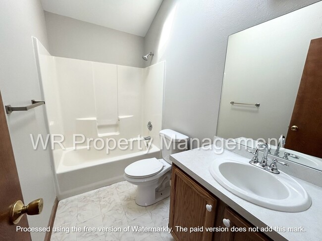 Building Photo - 4 Bed 2.5 Bathroom Home for Rent in Sylvania
