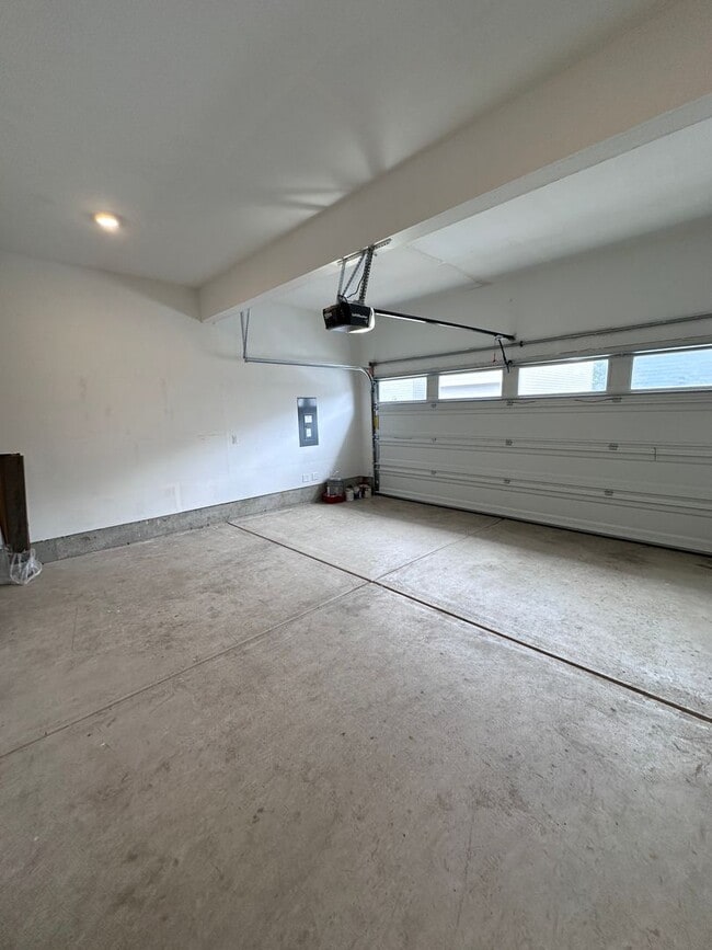 Building Photo - Charming 4 bdrm 2.5 ba in Vancouver, WA