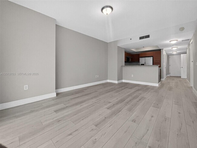 Building Photo - 2681 N Flamingo Rd