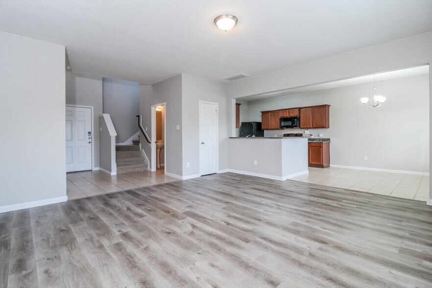 Building Photo - 309 Meadow View Ln