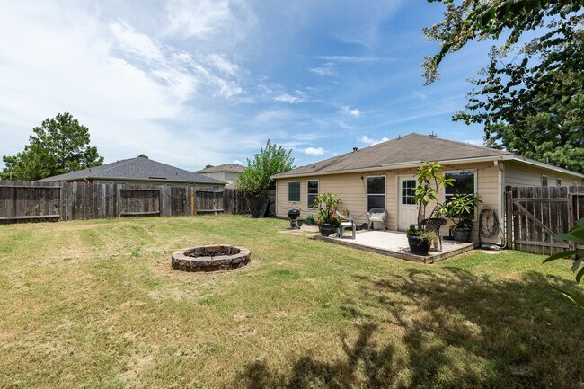 Building Photo - 24027 Kingbriar Dr