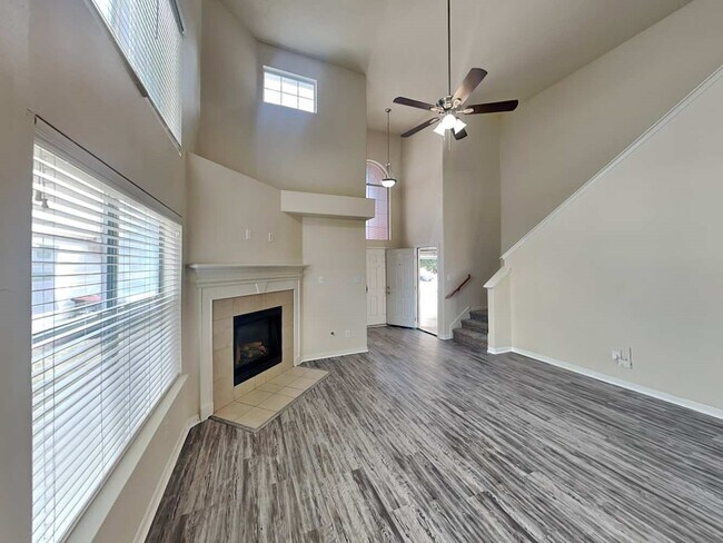 Building Photo - 1411 Baychester Ln