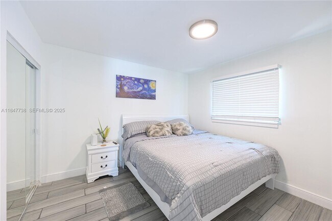 Building Photo - 1453 NW 10th St