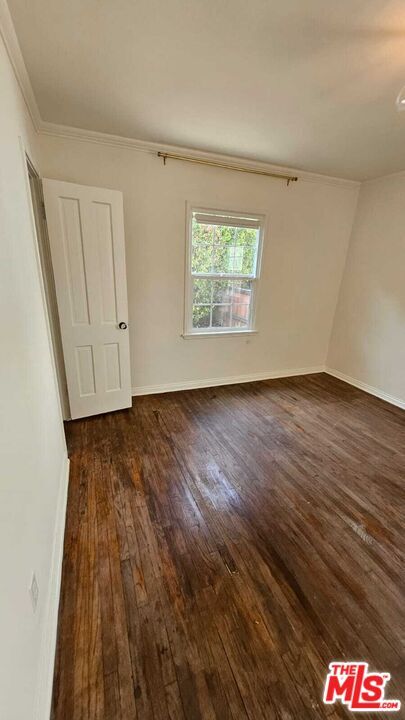 Building Photo - 2615 Edgehill Dr