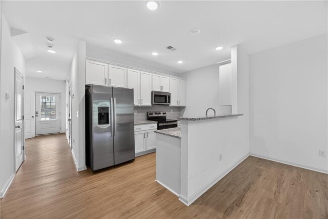 Building Photo - 7016 Fringe Flower Dr