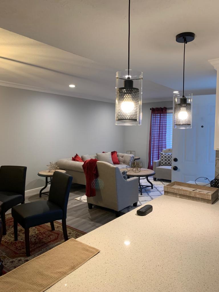 Building Photo - 1900 Peach Ave