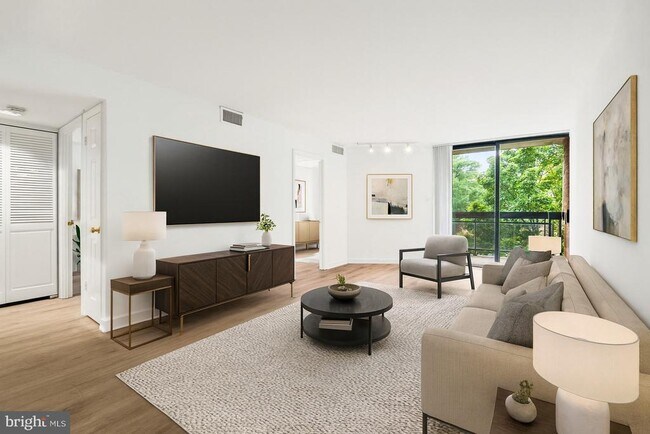 Building Photo - 601 24th St NW