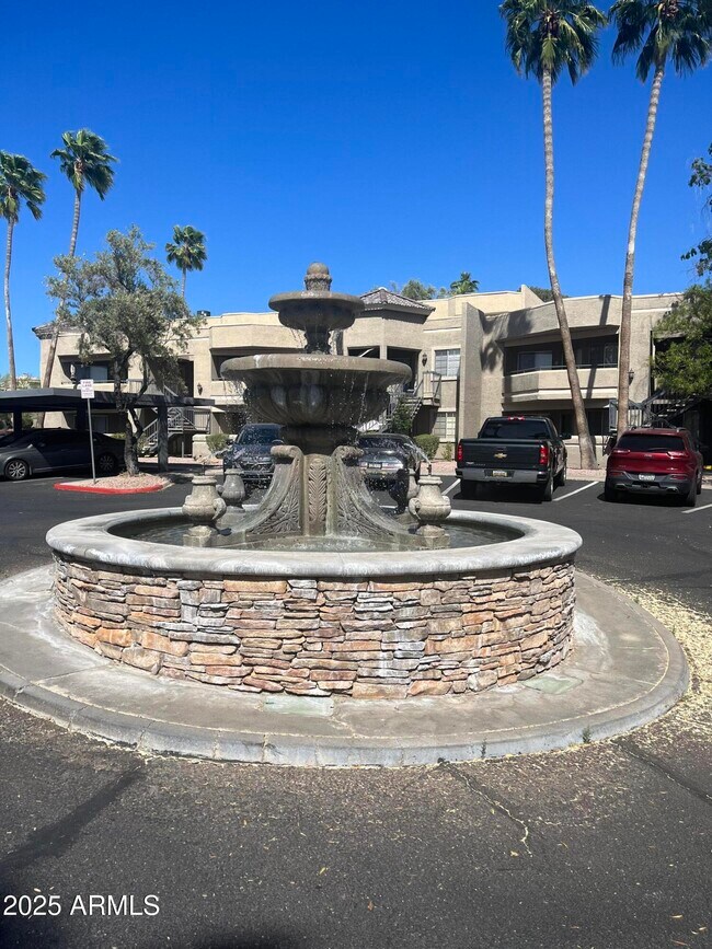 Building Photo - 1720 E Thunderbird Rd