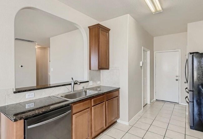 Building Photo - 301 Comal Run