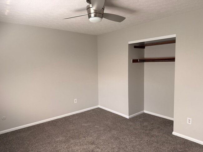 Building Photo - 2 Bedroom/1 Bath Garden Style Apartment available now!