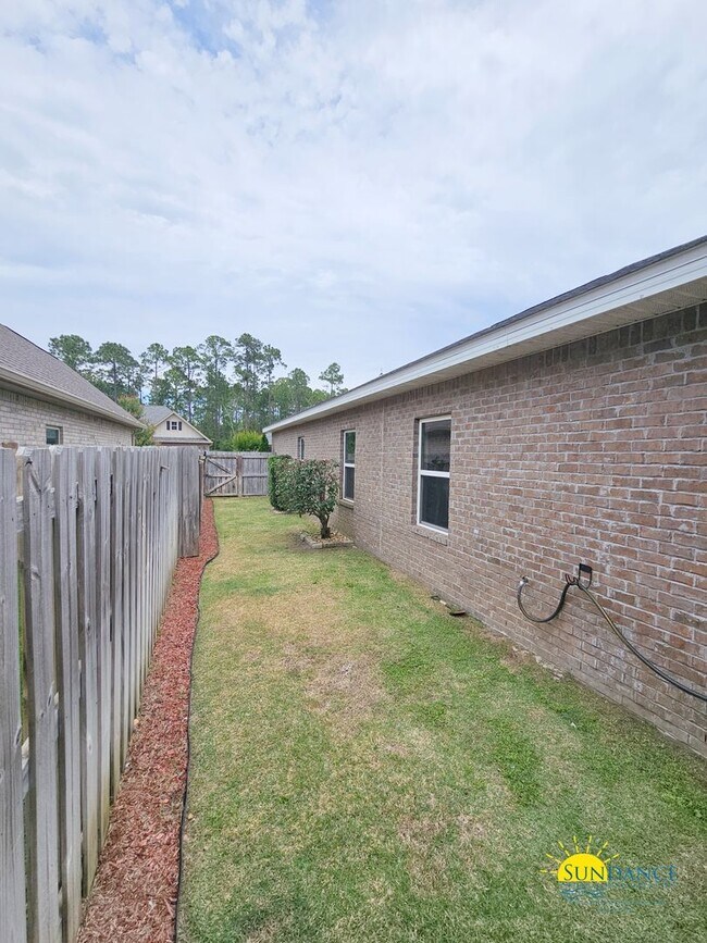 Building Photo - Charming 3BR Home Near 30A Beaches in Santa Rosa Beach!