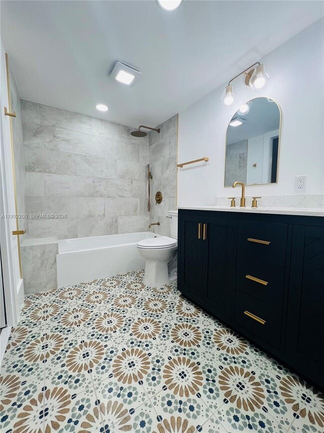 Building Photo - 2402 Antigua Cir