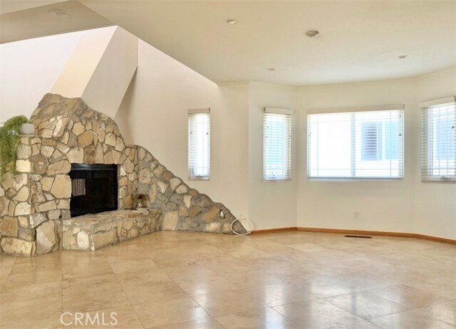 Building Photo - 425 S Catalina Ave