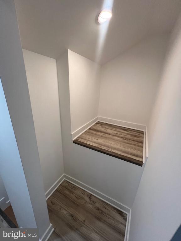 Building Photo - 169 Lawn Park Ave