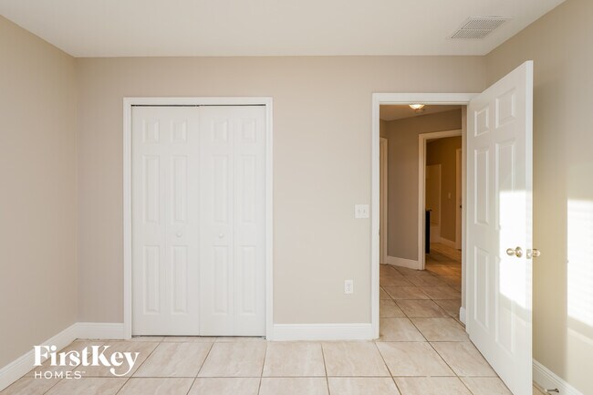 Building Photo - 368 Camellia Ct