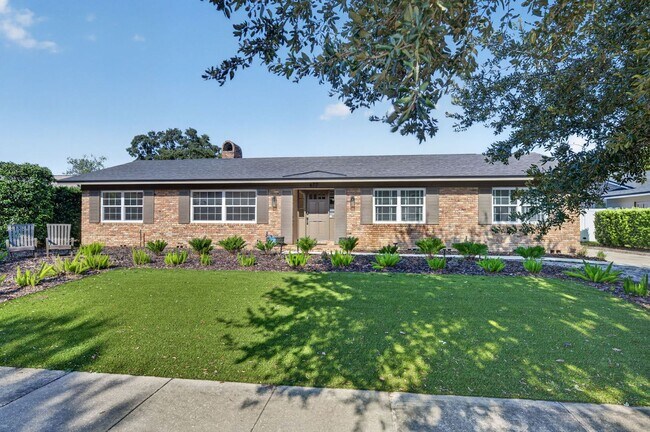 Building Photo - 677 Selkirk Dr