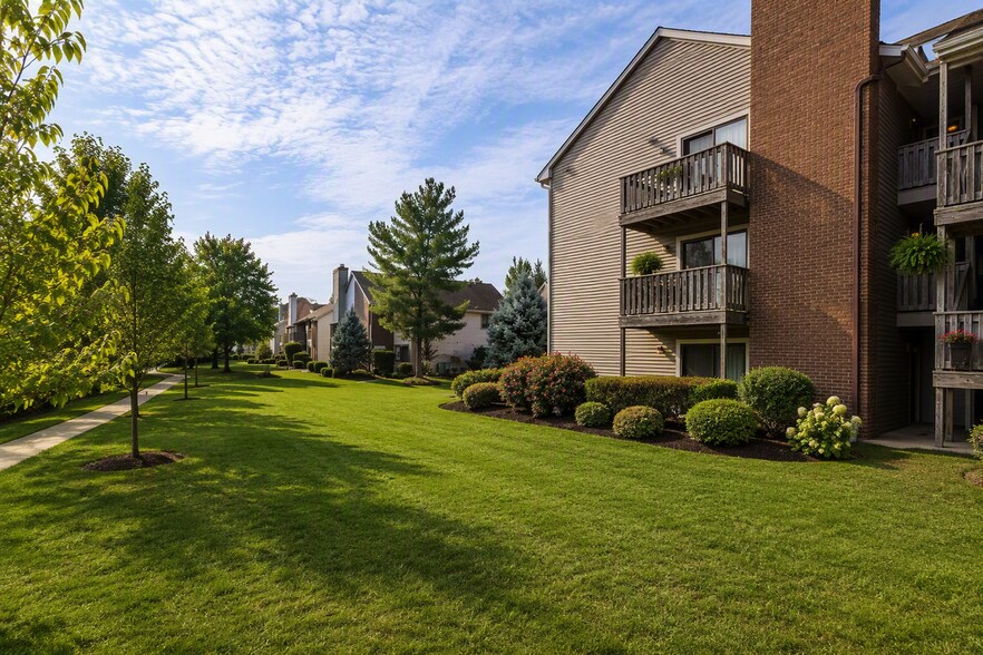 Building Photo - 1222 Ravens Crest Dr