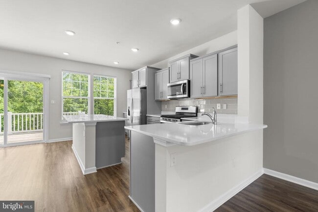 Building Photo - 7980 Patterson Wy