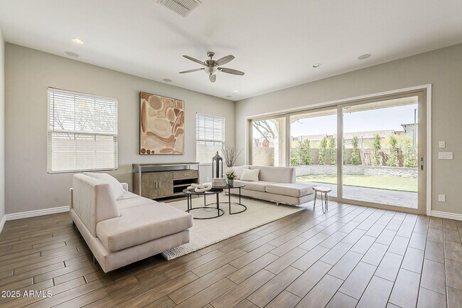 Building Photo - 3310 E Los Gatos Dr