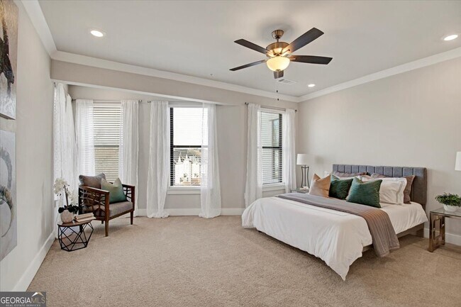 Building Photo - 2030 Main St NW