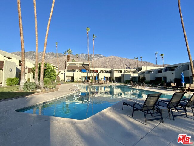 Building Photo - 1655 E Palm Canyon Dr