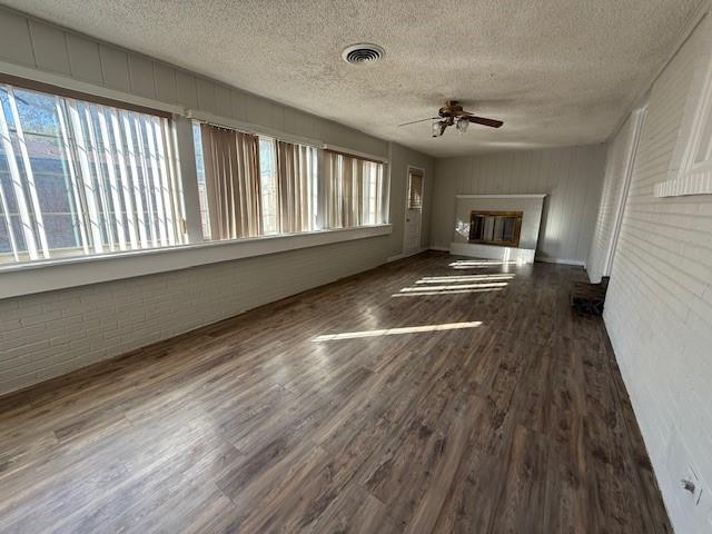 Building Photo - 2125 Cedar Crest Dr