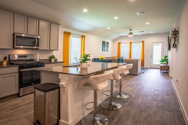 Primary Photo - 31810 Whittis Hl Wy