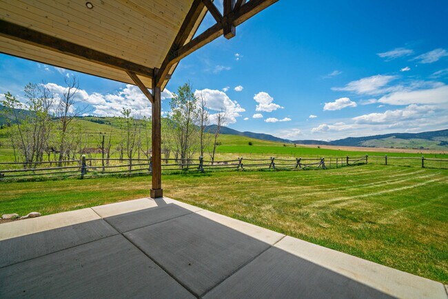 Building Photo - 17448 Wilson Creek Rd