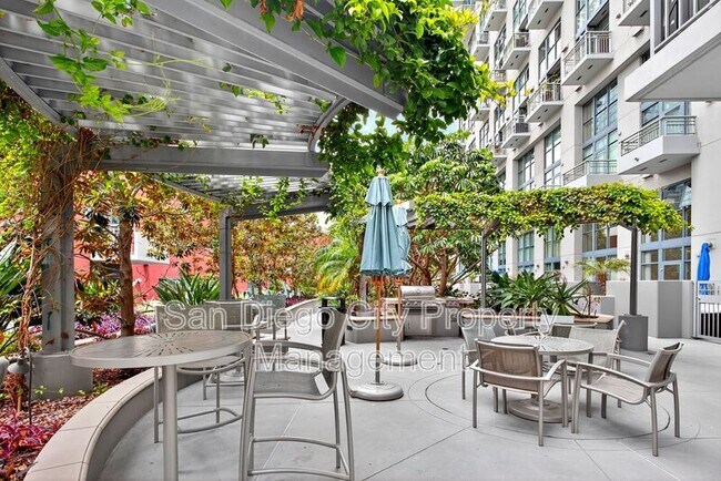 Building Photo - 1240 India St