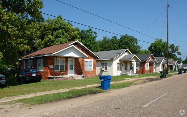 Building Photo - 217-229 Whistler St