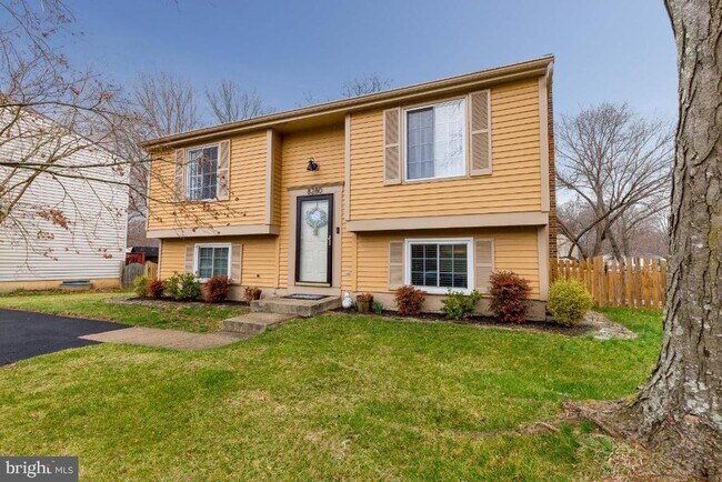 Building Photo - 8280 Wold Den Ct