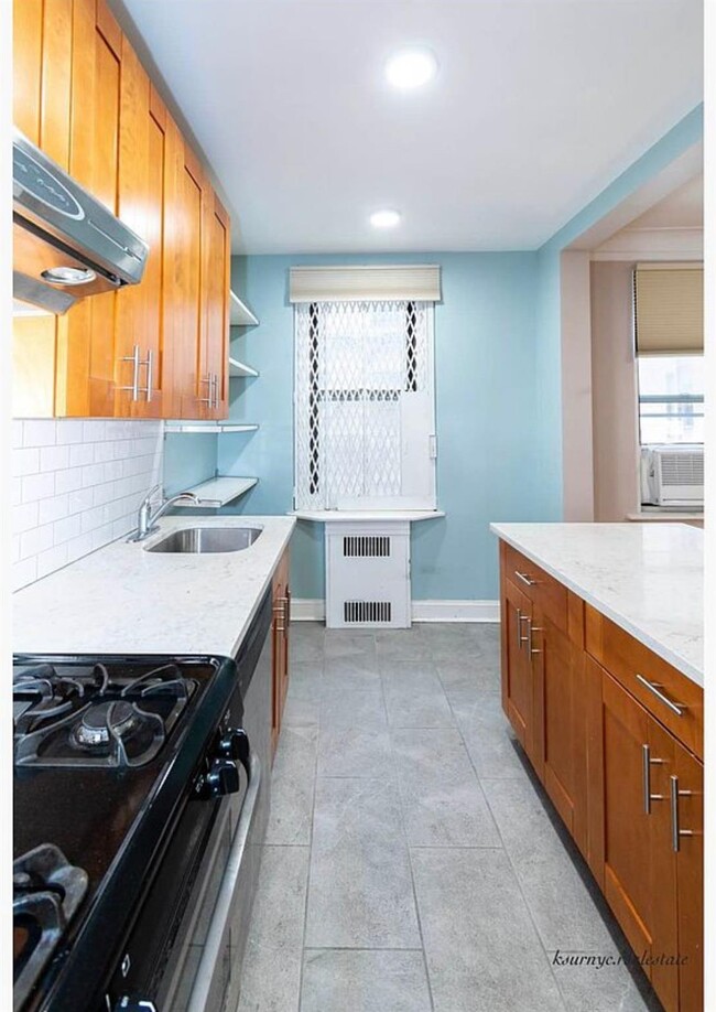 Building Photo - 41-09 41st St