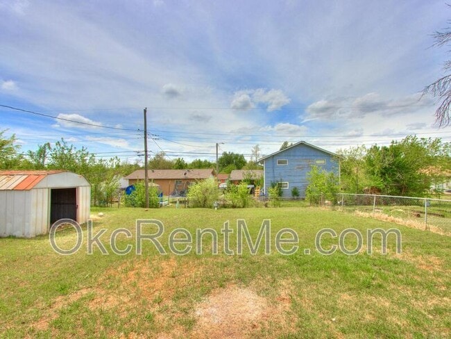Building Photo - 2701 Yorkshire Ave