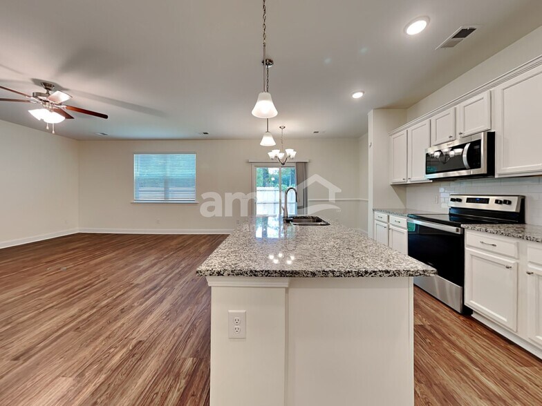 Building Photo - 1835 Produce Ln