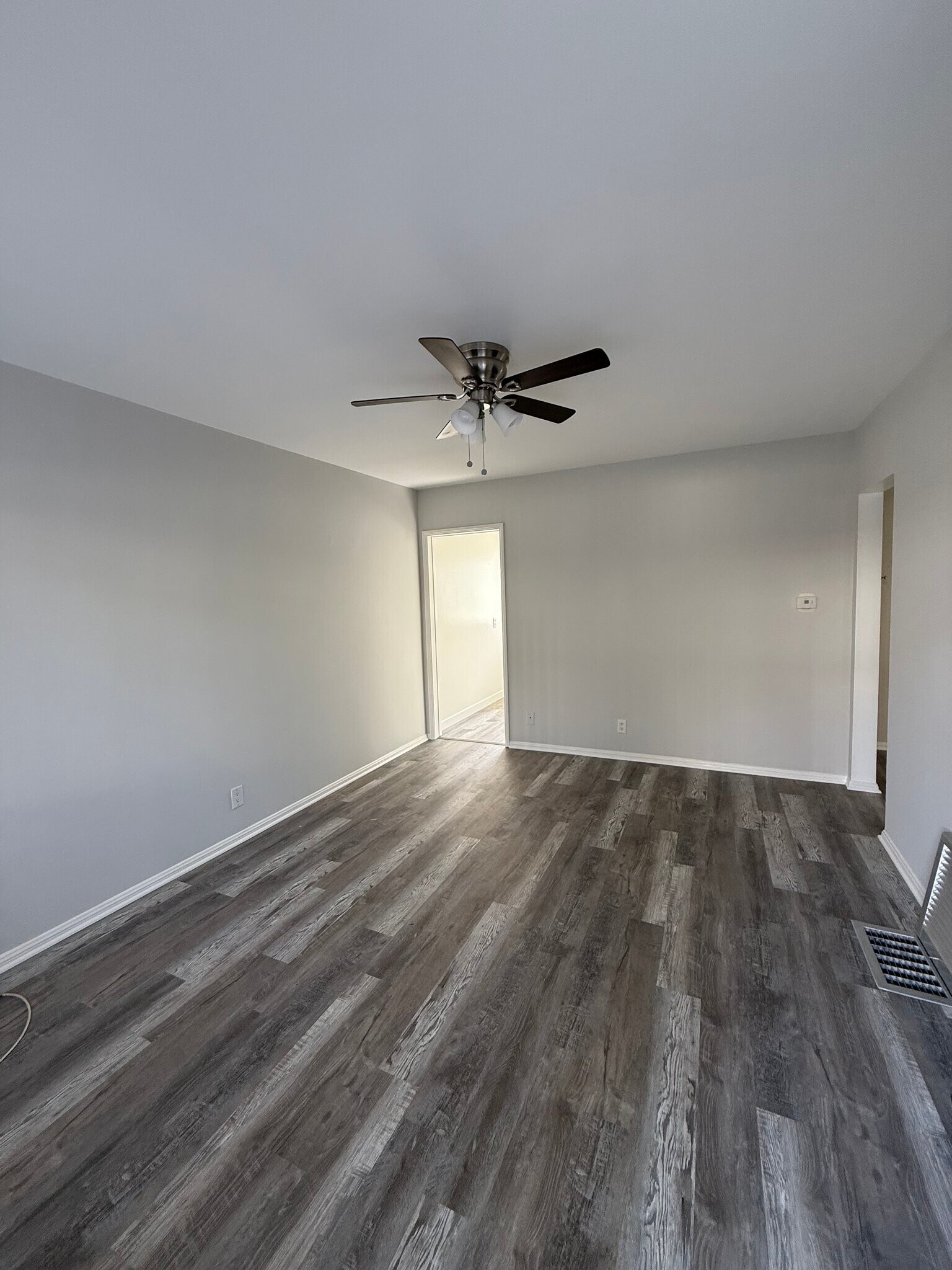 Building Photo - 1009 E Garfield Ave