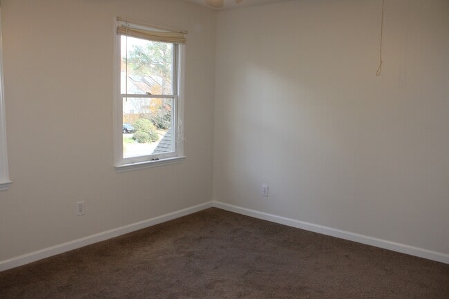 Building Photo - 112 Wenonah Way