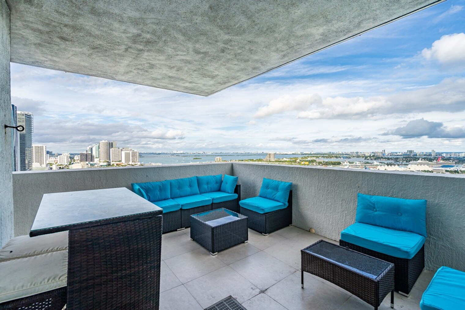 Building Photo - 141 NE 3rd Ave