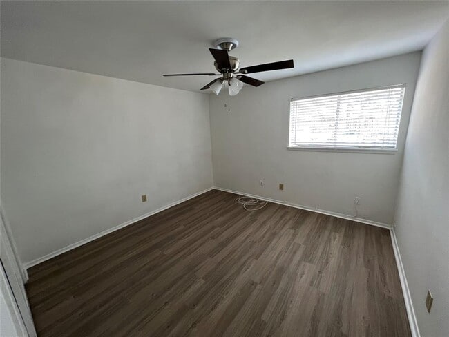 Building Photo - 8048 Sands Point Dr