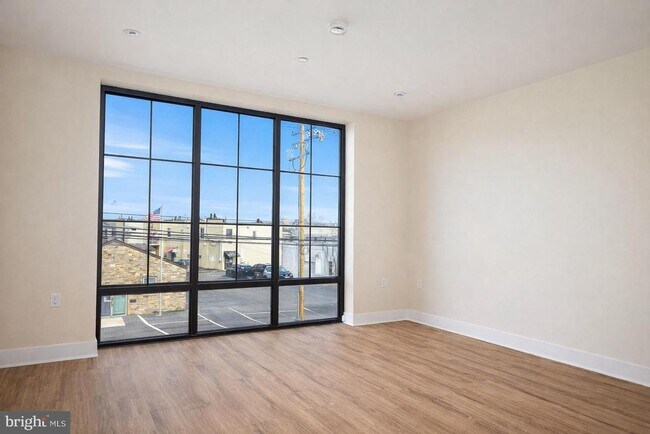 Building Photo - 128 N Bond St