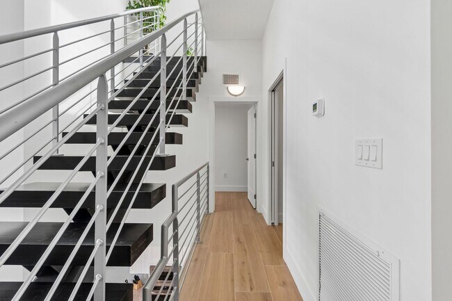 Building Photo - 1343 4th St