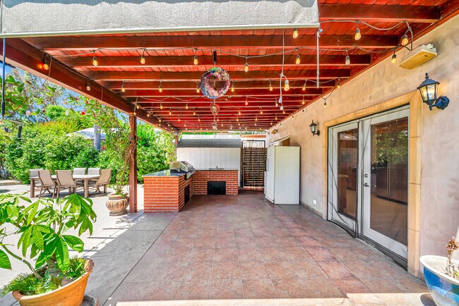 Building Photo - 14916 Hesby St
