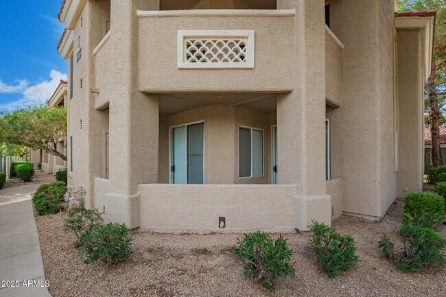 Building Photo - 2929 W Yorkshire Dr