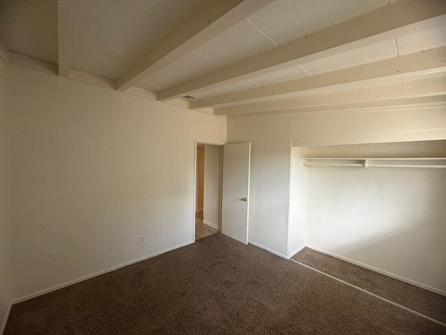 Building Photo - Spacious 4 Bedroom Home in West Sac