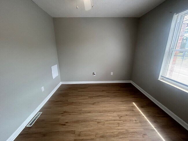 Building Photo - West Columbia Townhome in Stratford Place